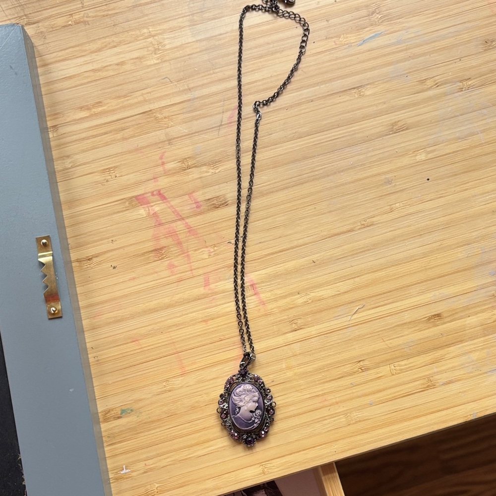 Elegant Purple Cameo Pendant Necklace
